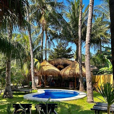 Gili Land Hotel Gili Air Exterior photo